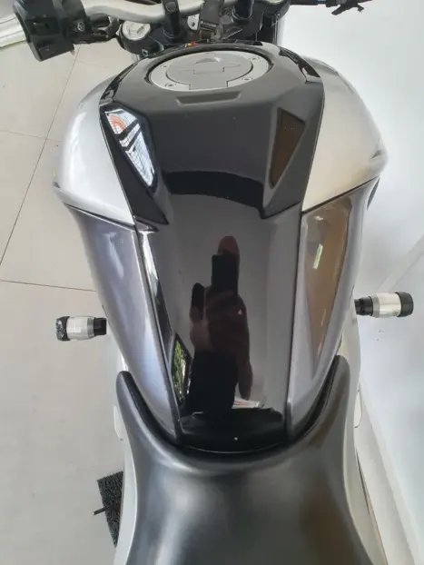 YAMAHA MT-03 300 , Foto 14
