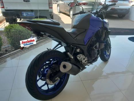 YAMAHA MT-03 300 ABS, Foto 3