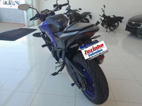 YAMAHA MT-03 300 ABS, Foto 4