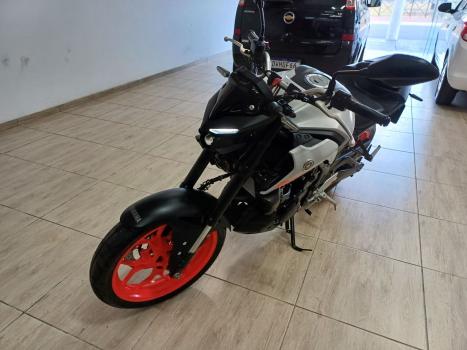 YAMAHA MT-03 300 ABS, Foto 5