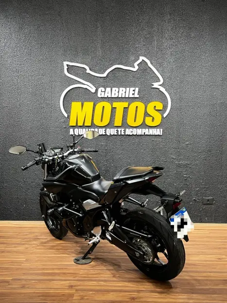 YAMAHA MT-03 300 ABS, Foto 5