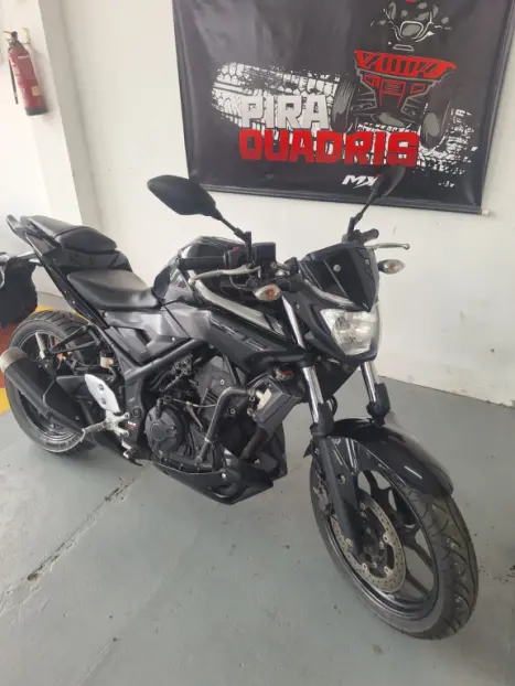 YAMAHA MT-03 300 ABS, Foto 1