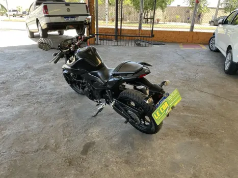 YAMAHA MT-03 300 ABS, Foto 4