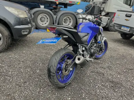 YAMAHA MT-03 300 ABS, Foto 4