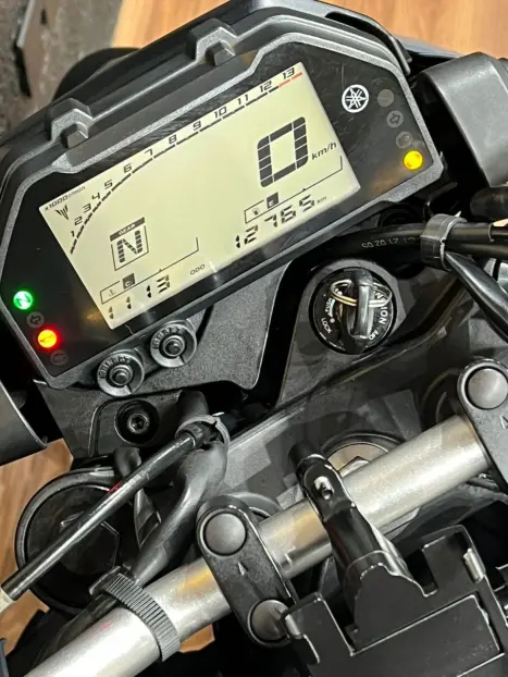 YAMAHA MT-03 300 ABS, Foto 7