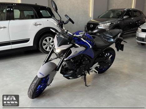 YAMAHA MT-03 300 ABS, Foto 2