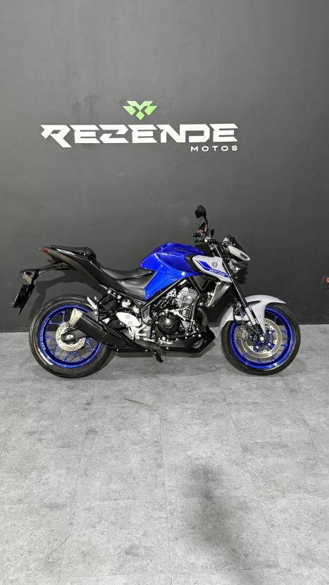 YAMAHA MT-03 300 ABS, Foto 1