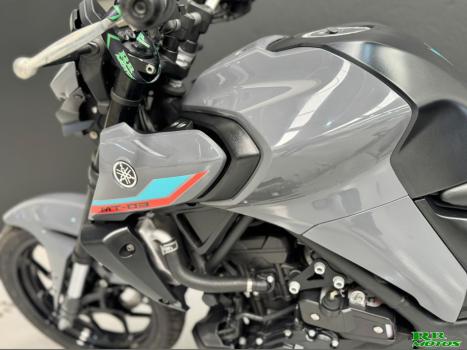 YAMAHA MT-03 300 ABS, Foto 1