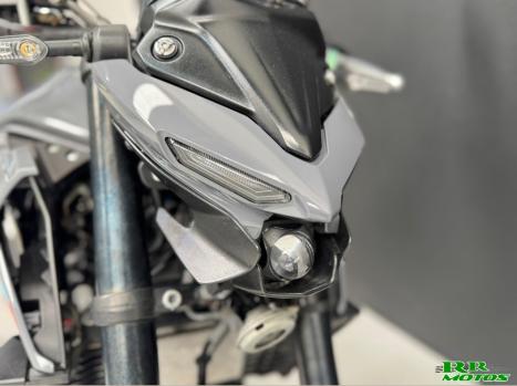 YAMAHA MT-03 300 ABS, Foto 2