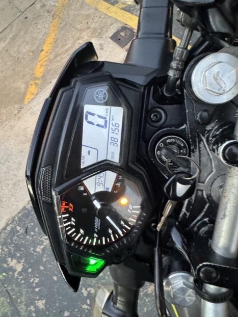YAMAHA MT-03 300 ABS, Foto 9