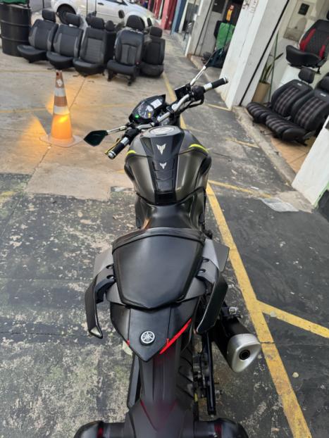 YAMAHA MT-03 300 ABS, Foto 5