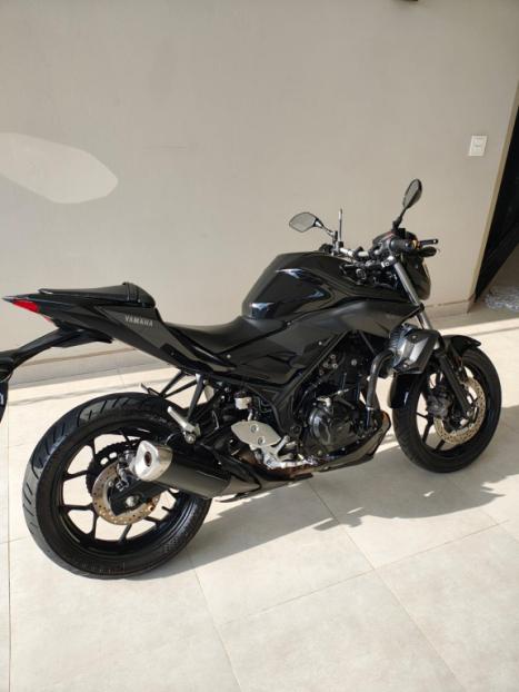 YAMAHA MT-03 300 ABS, Foto 1