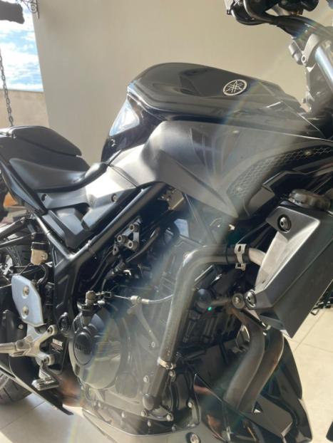 YAMAHA MT-03 300 ABS, Foto 4