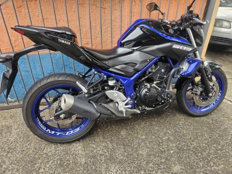 YAMAHA MT-03 300 ABS, Foto 2