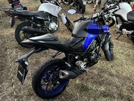 YAMAHA MT-03 300 ABS, Foto 2