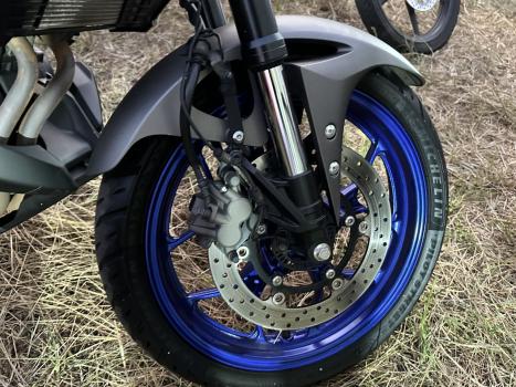 YAMAHA MT-03 300 ABS, Foto 4