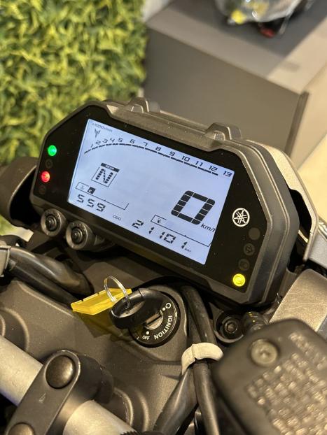 YAMAHA MT-03 300 ABS, Foto 6
