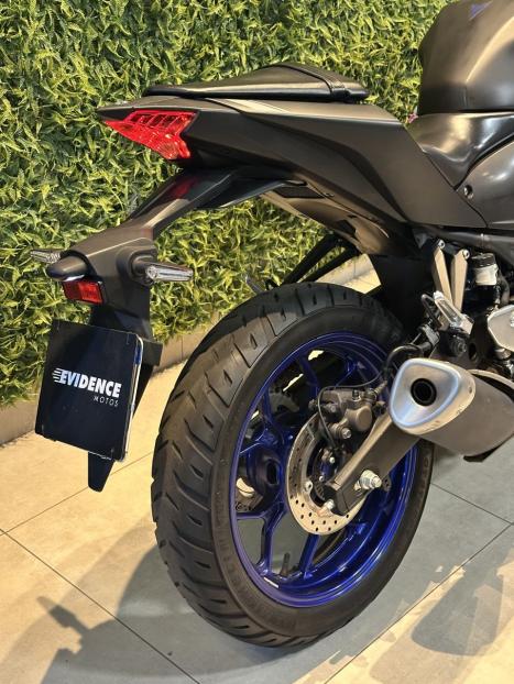 YAMAHA MT-03 300 ABS, Foto 3