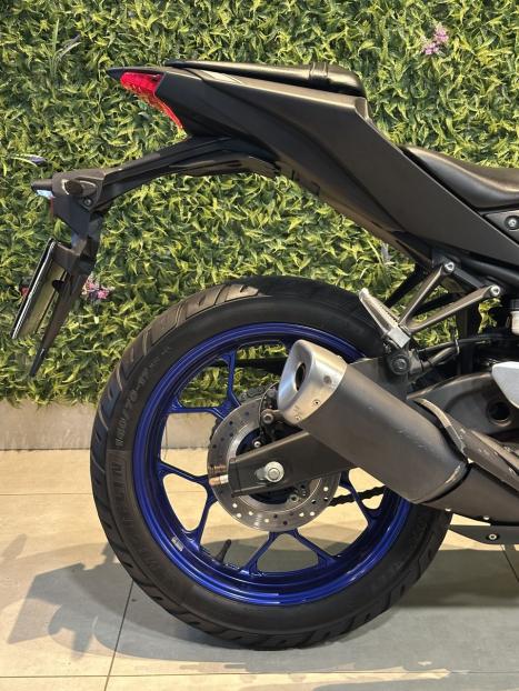 YAMAHA MT-03 300 ABS, Foto 9