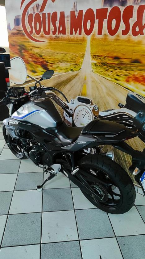 YAMAHA MT-03 300 ABS, Foto 5