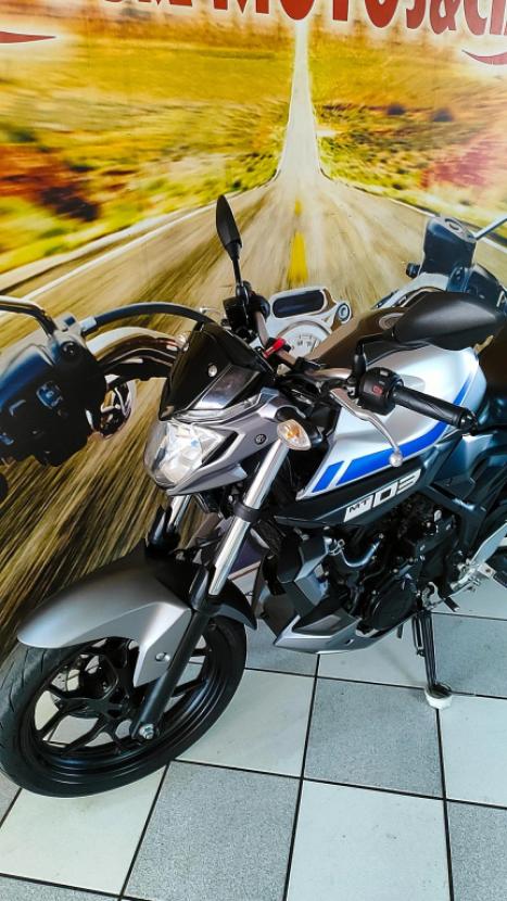 YAMAHA MT-03 300 ABS, Foto 7