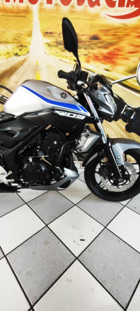 YAMAHA MT-03 300 ABS, Foto 13