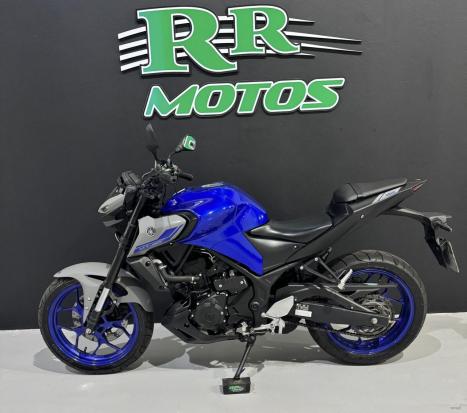 YAMAHA MT-03 300 ABS, Foto 2