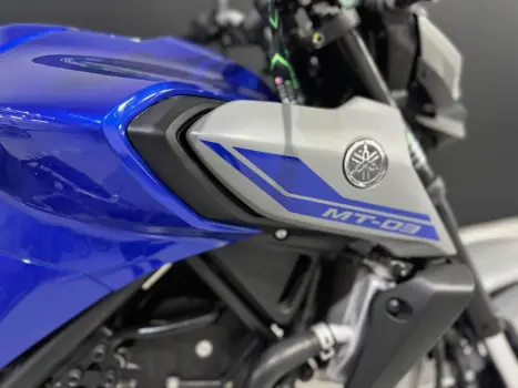 YAMAHA MT-03 300 ABS, Foto 7