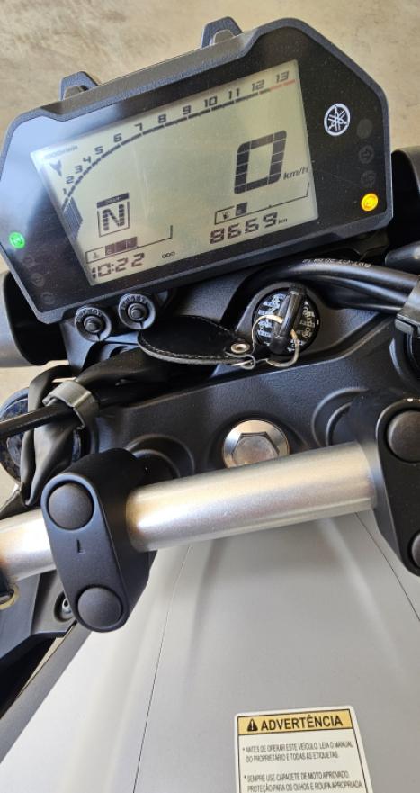 YAMAHA MT-03 300 ABS, Foto 7