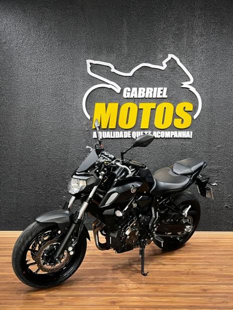 YAMAHA MT-07 700 ABS, Foto 4