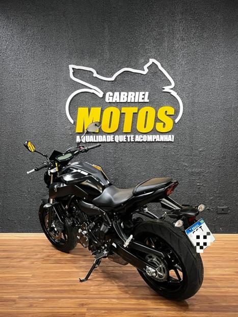 YAMAHA MT-07 700 ABS, Foto 5