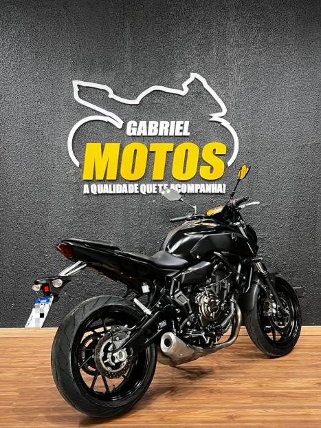 YAMAHA MT-07 700 ABS, Foto 6