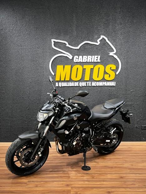 YAMAHA MT-07 700 ABS, Foto 4