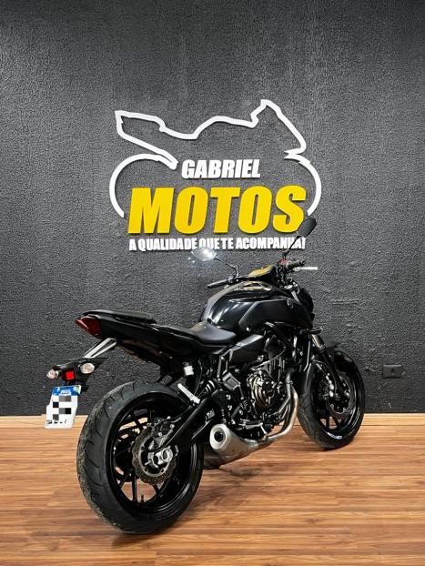 YAMAHA MT-07 700 ABS, Foto 6