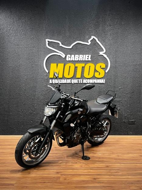 YAMAHA MT-07 700 ABS, Foto 4