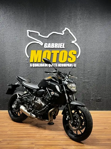 YAMAHA MT-07 700 ABS, Foto 3