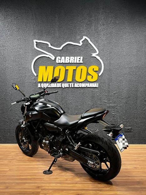 YAMAHA MT-07 700 ABS, Foto 5