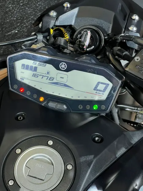 YAMAHA MT-07 700 ABS, Foto 7