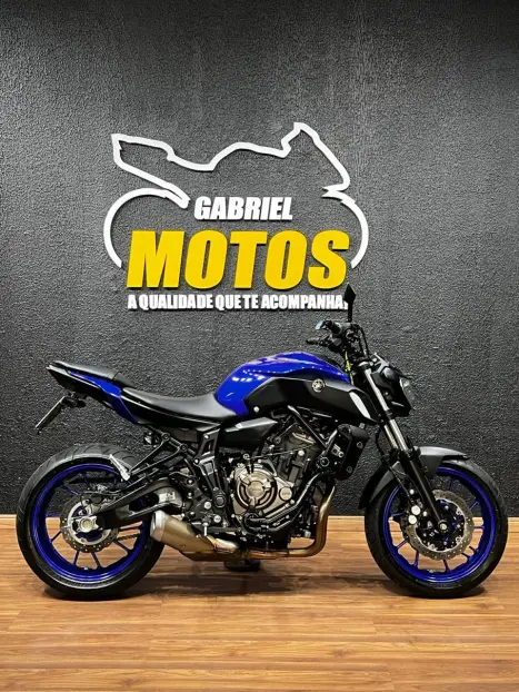 YAMAHA MT-07 700 ABS, Foto 1