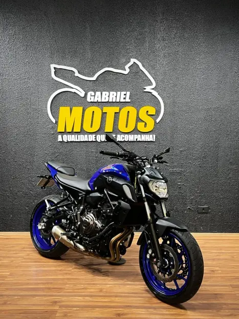 YAMAHA MT-07 700 ABS, Foto 3