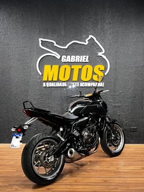 YAMAHA MT-07 700 ABS, Foto 6