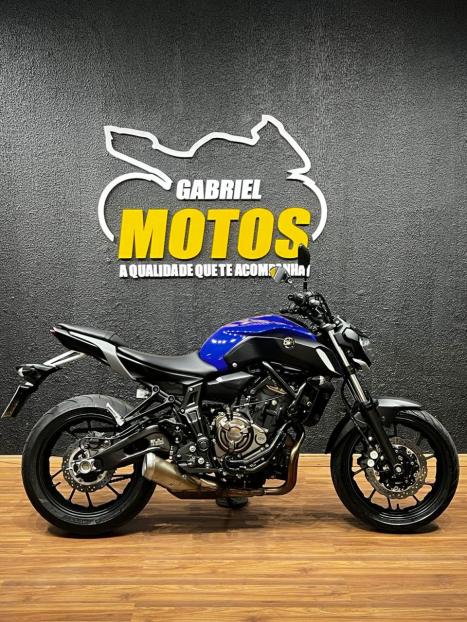 YAMAHA MT-07 700 ABS, Foto 1