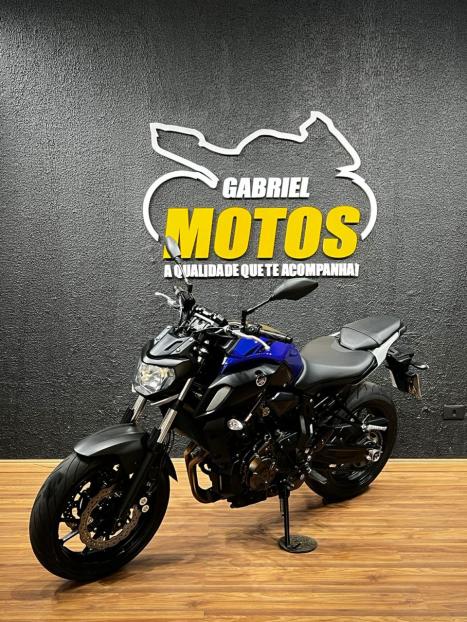 YAMAHA MT-07 700 ABS, Foto 4