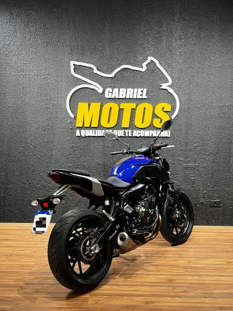 YAMAHA MT-07 700 ABS, Foto 6