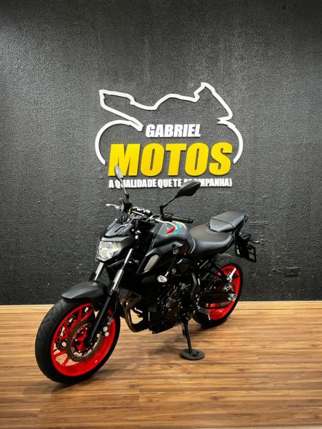 YAMAHA MT-07 700 ABS, Foto 4