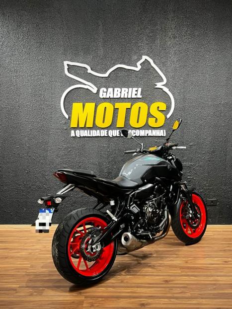 YAMAHA MT-07 700 ABS, Foto 6