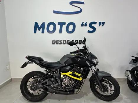 YAMAHA MT-07 700 ABS, Foto 1