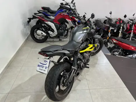 YAMAHA MT-07 700 ABS, Foto 5