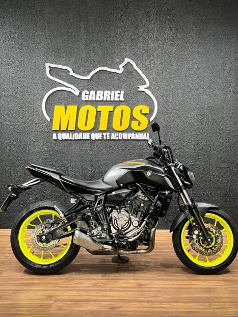 YAMAHA MT-07 700 ABS, Foto 1