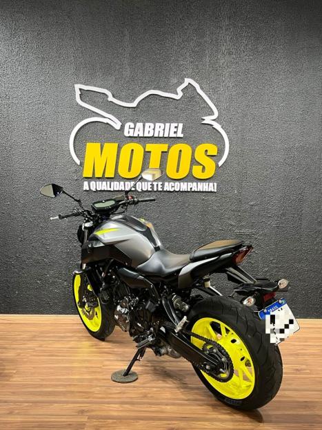 YAMAHA MT-07 700 ABS, Foto 7